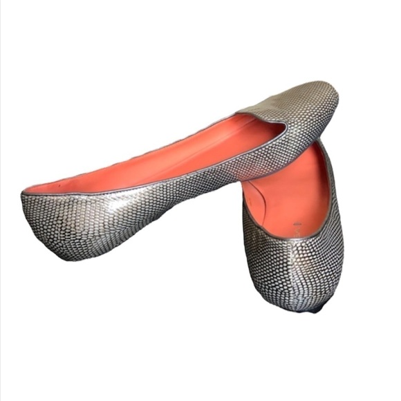 Via Spiga Shoes - Via Spiga Flat, EUC